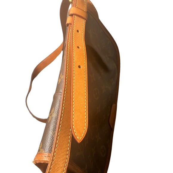 Louis Vuitton EUC Menilmontant PM Monogram Shoulder Bag - Picture 8 of 17